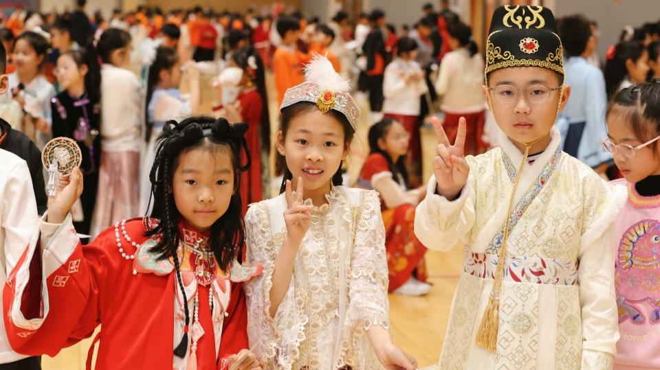 Dream Together, Bloom Together