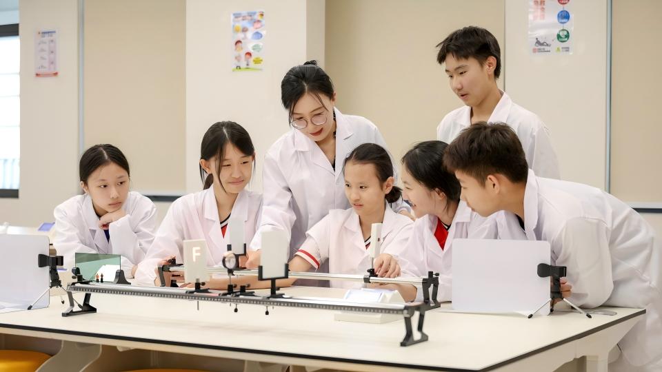 Our (Secondary School) Has Comprehensively Upgraded Its Innovative Curriculum