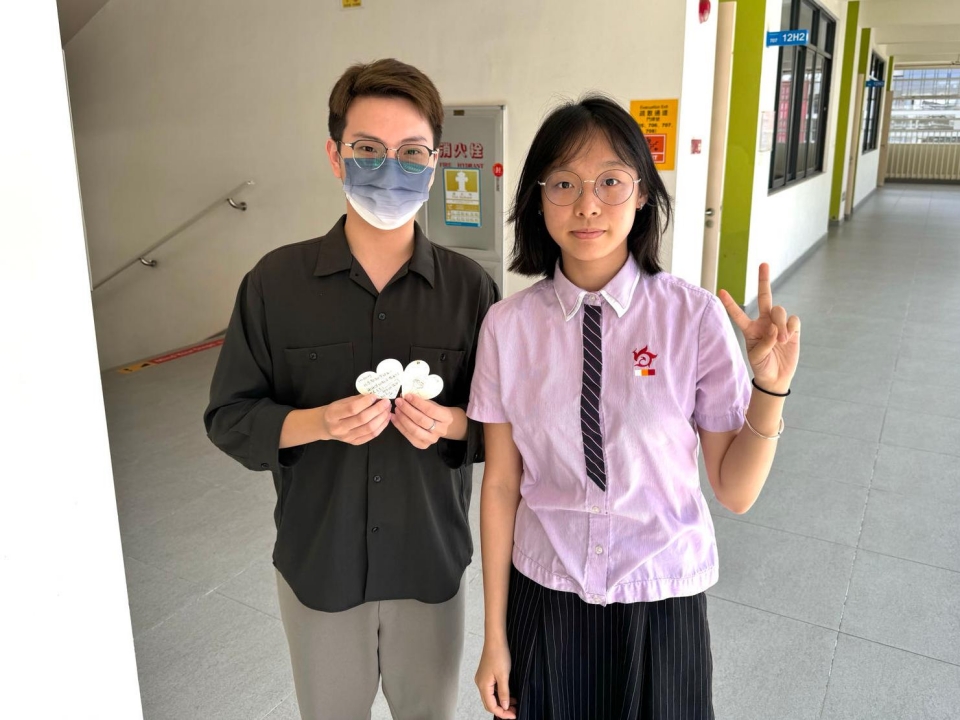 4 11H3送贺卡2.jpg
